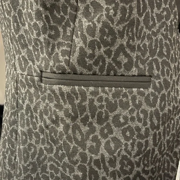 NWT ANN TAYLOR LOFT Black Leopard
Tuxedo Jacket Blazer Size 4 Petite Che… - Picture 7 of 12